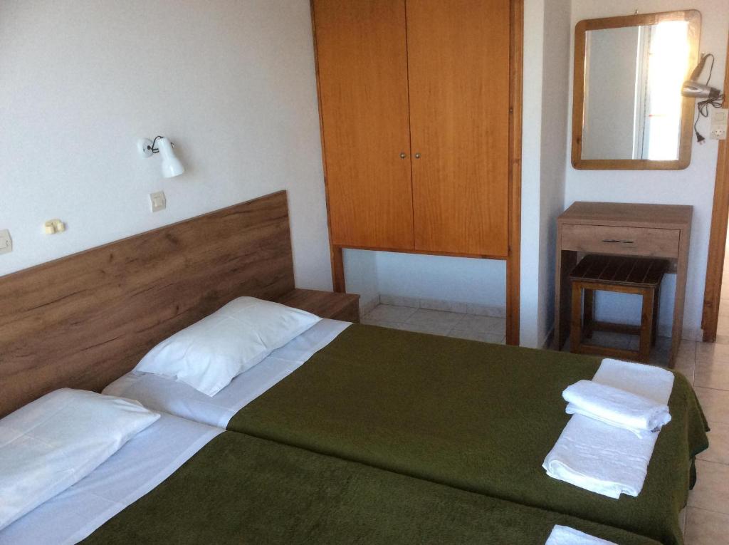 Fania Apartments room 2