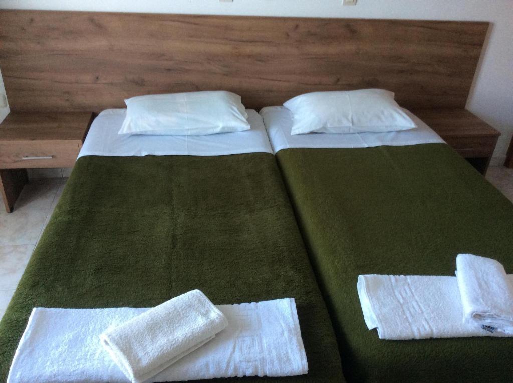 Fania Apartments room 3